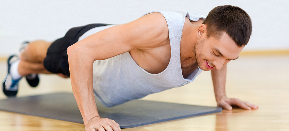 Trois exercices pour muscler les bras sans altères